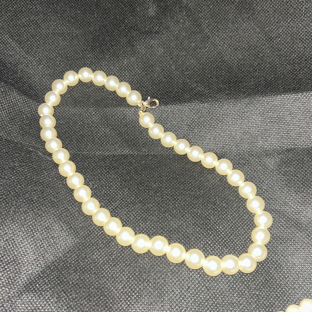 Gold‎ tone Elegant Pearl Beaded choker Necklace